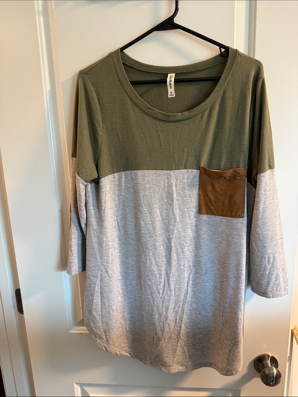 🥳 5 for $25 BUNDLE Zenana Premium Olive, Gray & Brown Colorblock 3/4 Sleeve Top